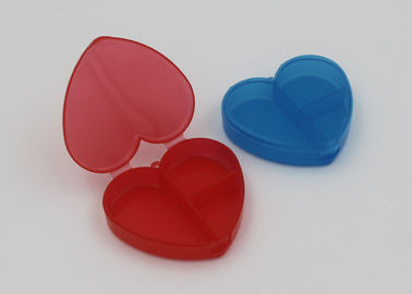 3 Compartments Mini Plastic Pill Case For Travel Heart Shaped LFGB FDA Passed