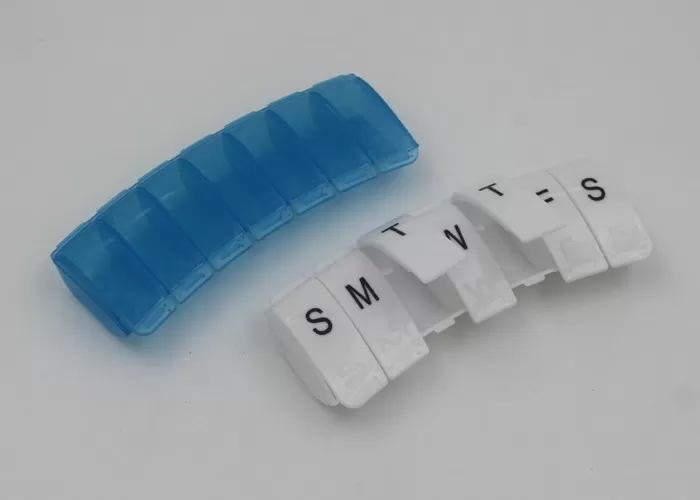 Small Plastic Pill Box Weekly Organizer With Braille And Logo Printing For Blind People