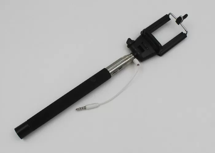 Adjustable Wired Selfie Stick For Smartphone , Hand Held Selfie Extension Pole